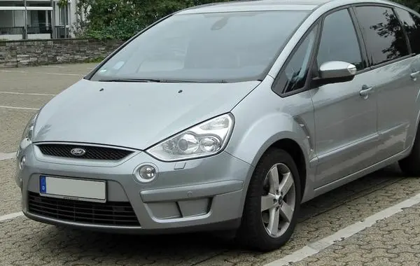 Ford S-MAX-6