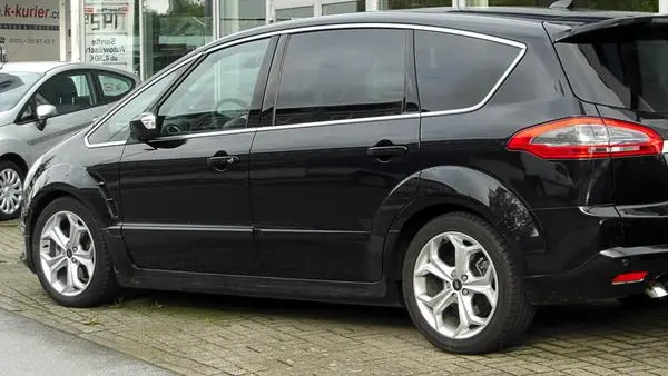 Ford S-MAX (facelift 2010)-2