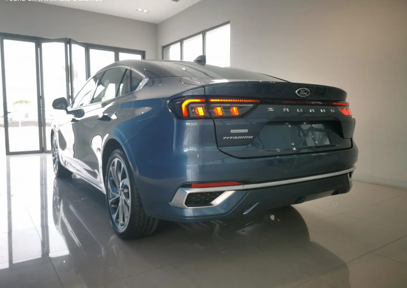 Ford Taurus VIII (Middle East)-2