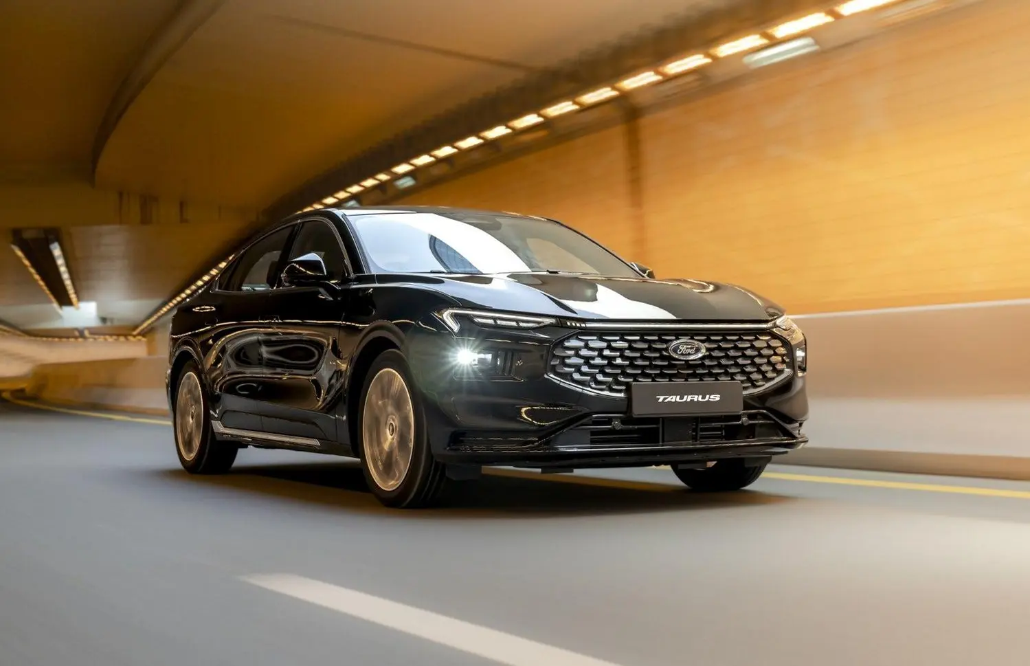 Ford Taurus VIII (Middle East)-13