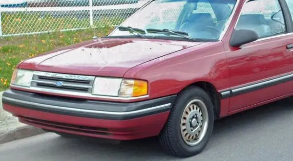 Ford Tempo Coupe-8