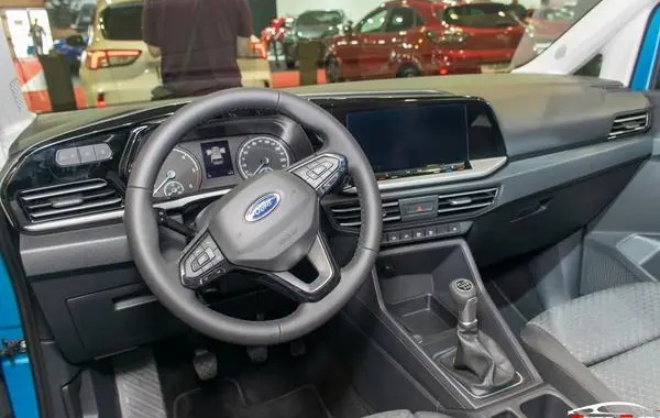 Ford Tourneo Connect III-6