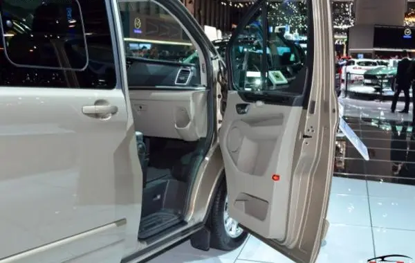 Ford Tourneo Custom I (facelift 2018) L1-7