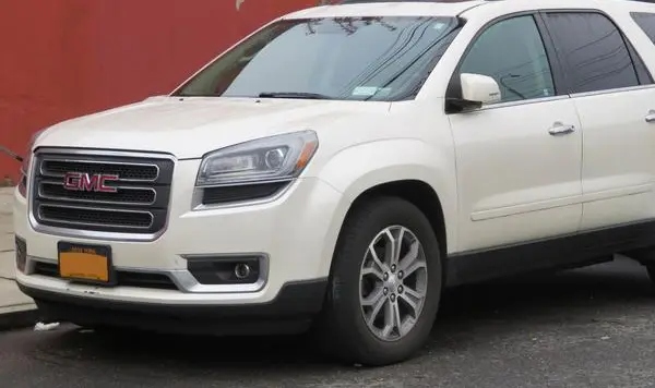 GMC Acadia I (facelift 2013)-1