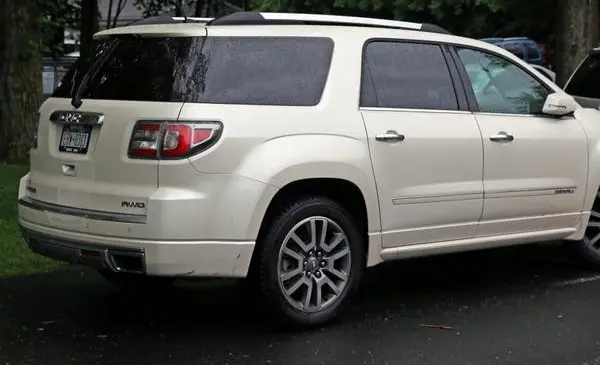 GMC Acadia I (facelift 2013)-2