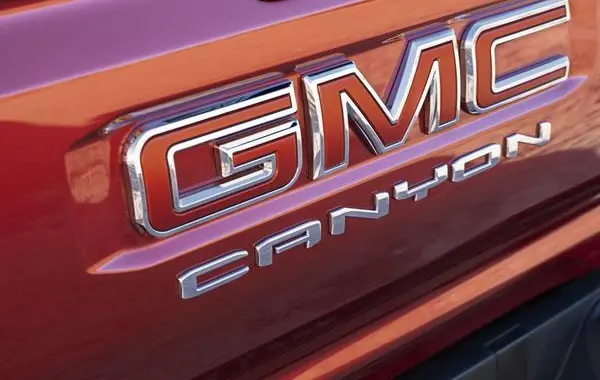 GMC Canyon III Crew Cab-3