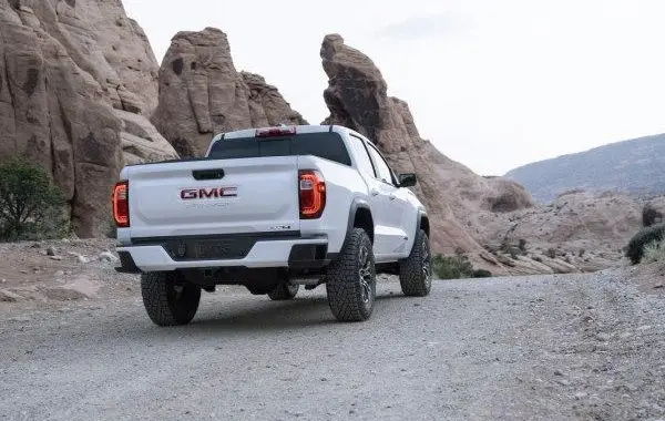 GMC Canyon III Crew Cab-7