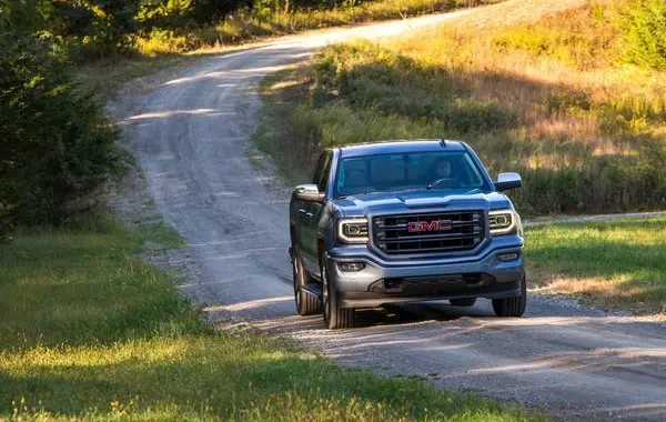 GMC Sierra 1500 IV (GMTK2XX, facelift 2016) Crew Cab Short Box-0
