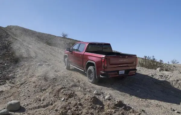 GMC Sierra 1500 V (GMTT1XX, facelift 2022) Crew Cab Short Box-0