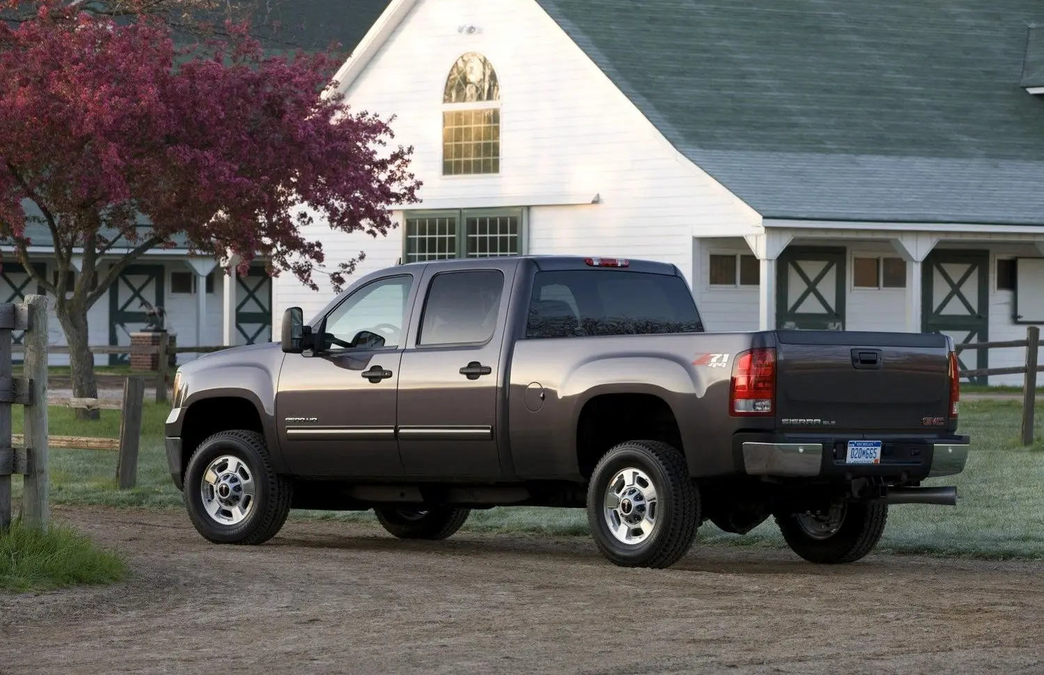 GMC Sierra 2500HD III (GMT900, facelift 2011) Crew Cab Standard Box-16