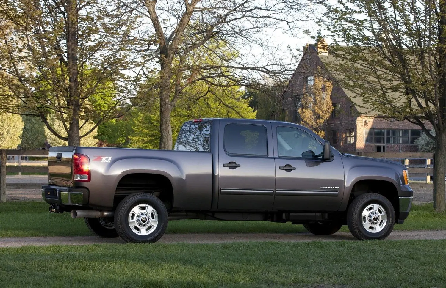 GMC Sierra 2500HD III (GMT900, facelift 2011) Crew Cab Standard Box-10