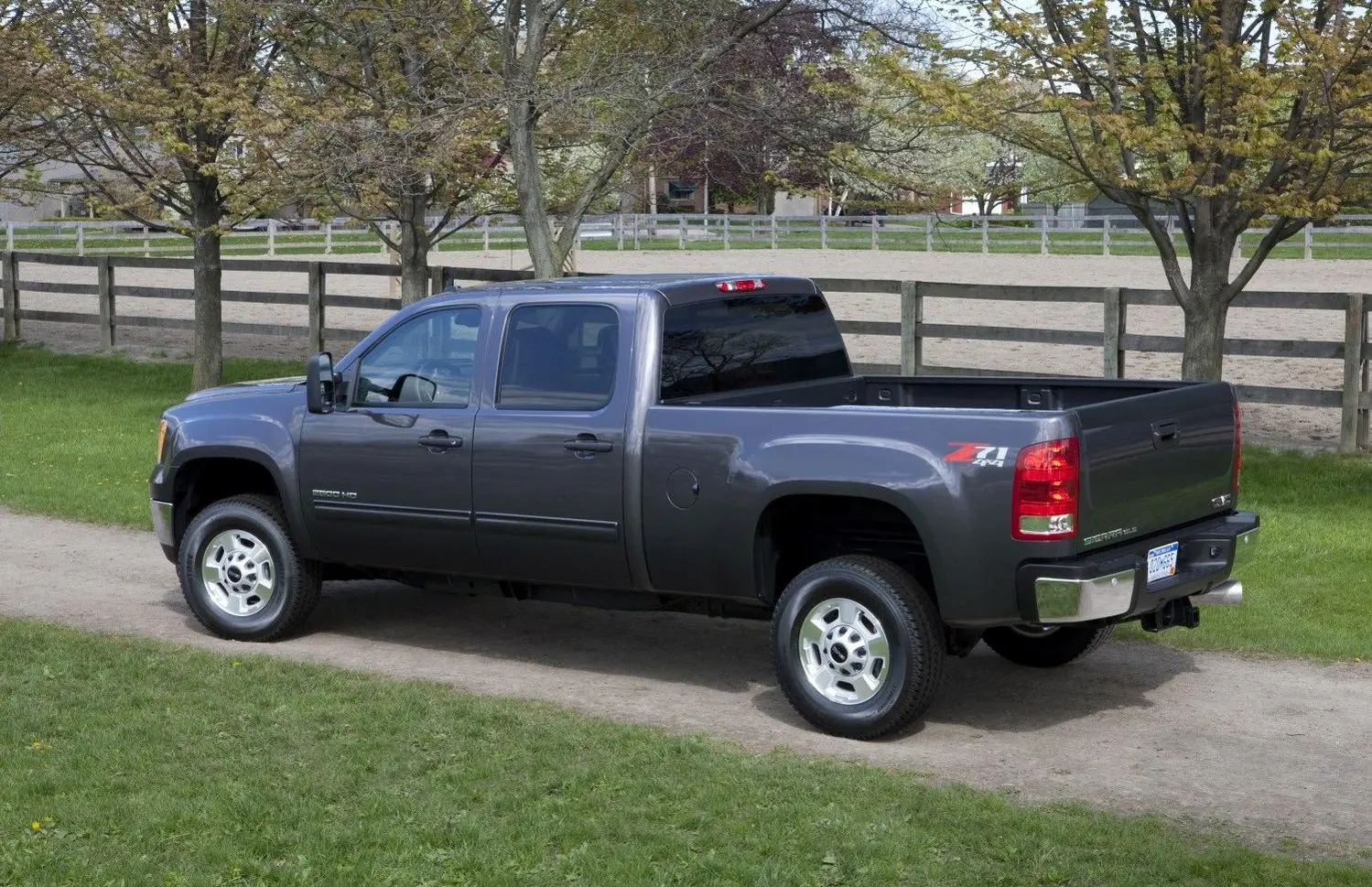 GMC Sierra 2500HD III (GMT900, facelift 2011) Crew Cab Standard Box-12