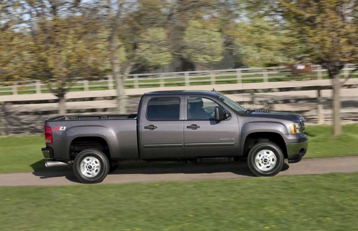 GMC Sierra 2500HD III (GMT900, facelift 2011) Crew Cab Standard Box-1