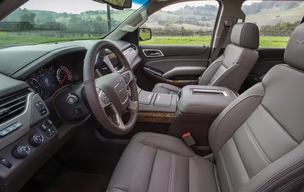 GMC Yukon IV-7