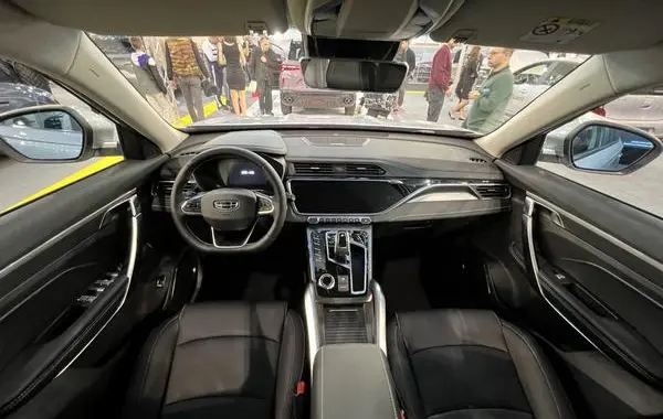 Geely Atlas Pro-1