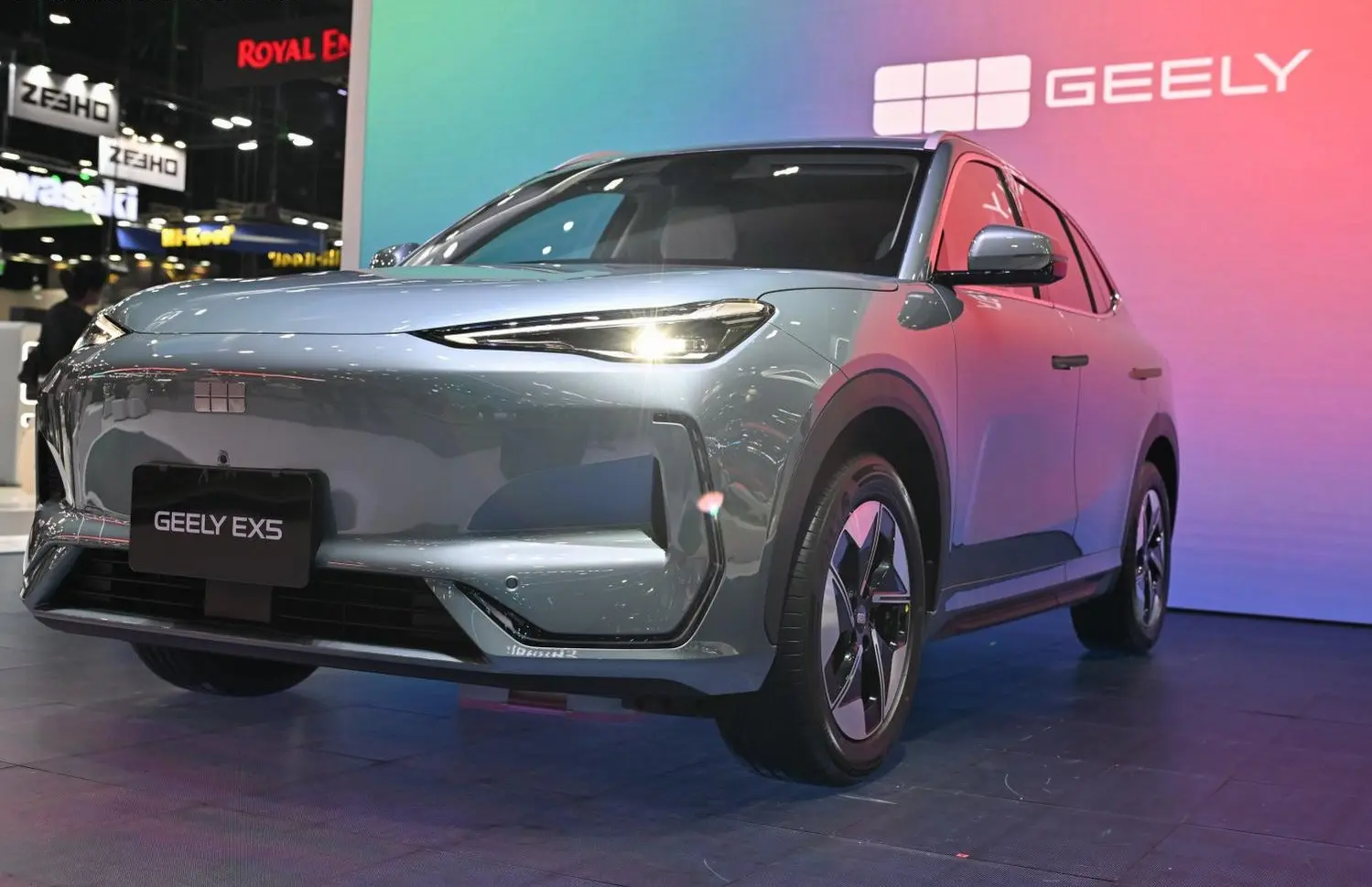 Geely EX5-4
