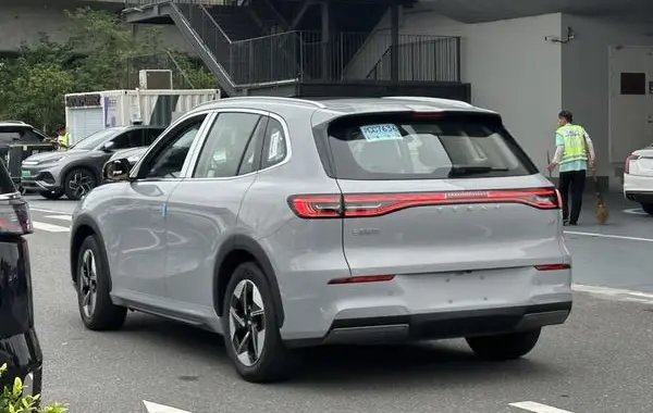 Geely Galaxy E5-7
