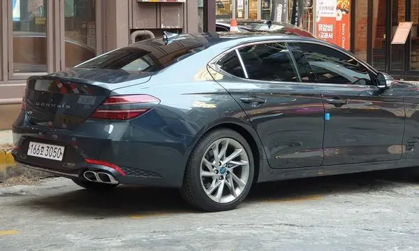 Genesis G70 (facelift 2020)-5
