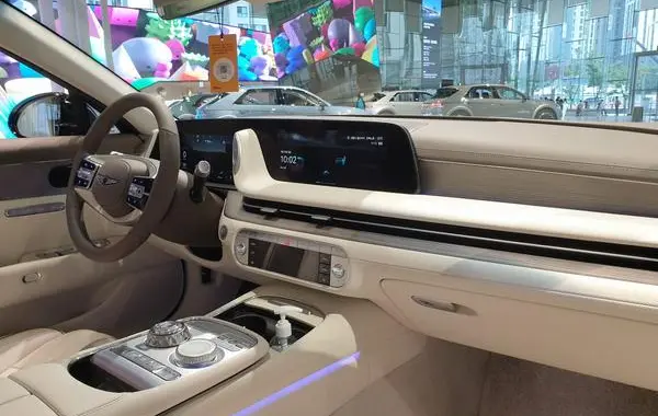 Genesis G90 II-1