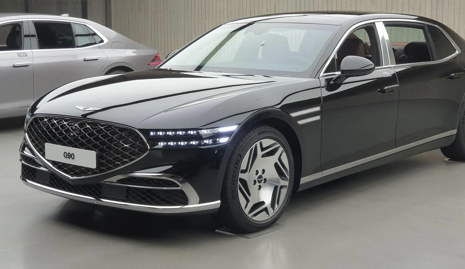 Genesis G90 II LWB-14
