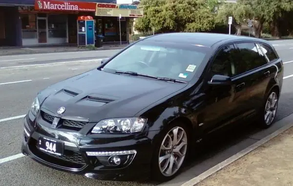 HSV Clubsport Tourer (VE II)-1