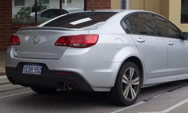 Holden Commodore Sedan IV (VF)-7