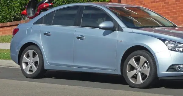 Holden Cruze Sedan (JG)-5