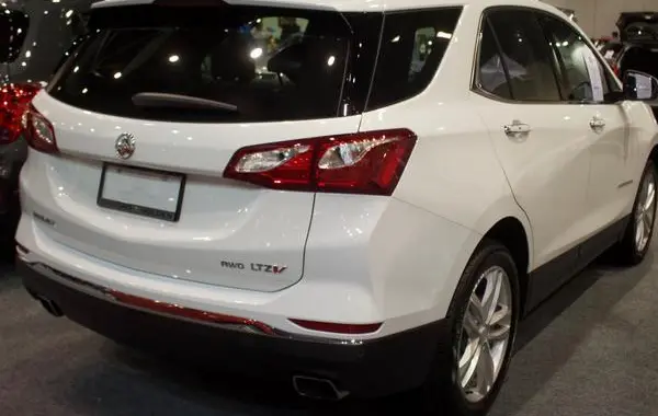 Holden Equinox (EQ)-2