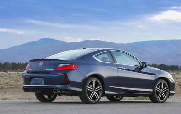 Honda Accord IX Coupe (facelift 2015)-0