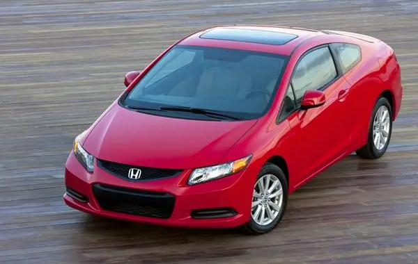 Honda Civic IX Coupe-3