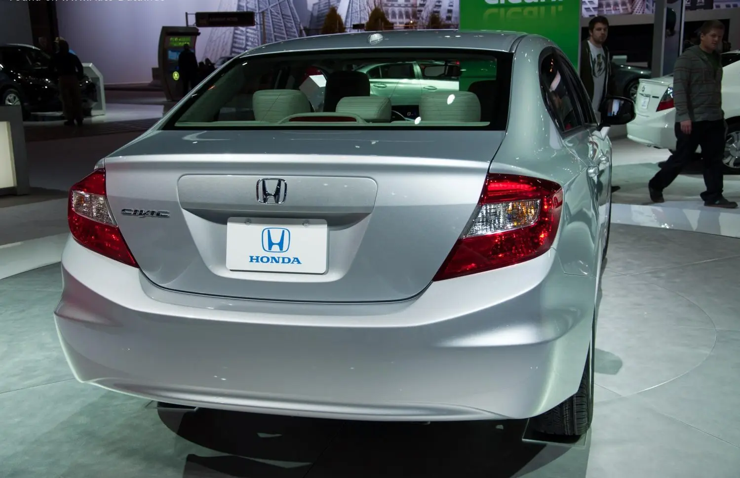 Honda Civic IX Sedan-4