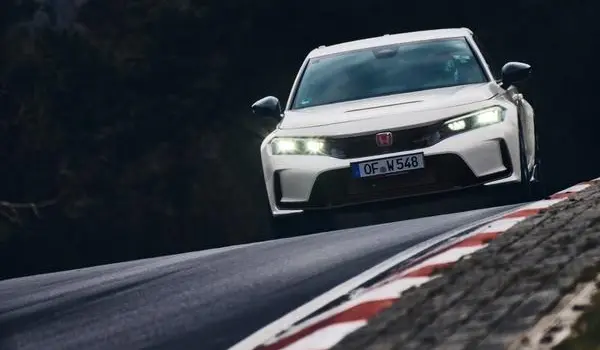 Honda Civic Type R (FL5)-6