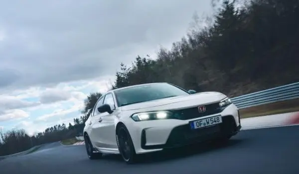 Honda Civic Type R (FL5)-1