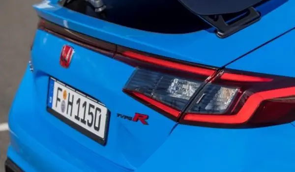 Honda Civic Type R (FL5)-12