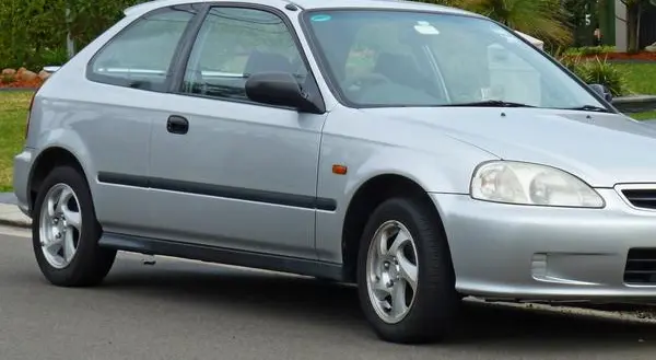 Honda Civic VI Hatchback-0