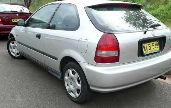 Honda Civic VI Hatchback-4