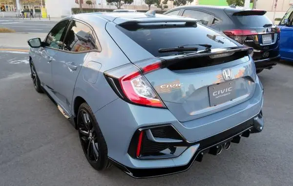Honda Civic X Hatchback (facelift 2019)-4