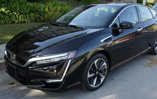 Honda Clarity-4