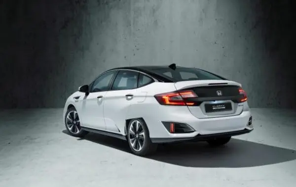 Honda Clarity-7