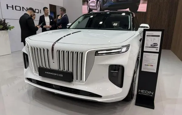 Hongqi E-HS9-1