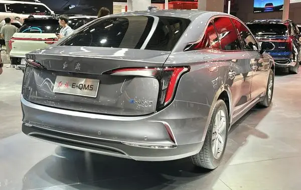 Hongqi E-QM5 (facelift 2025)-0