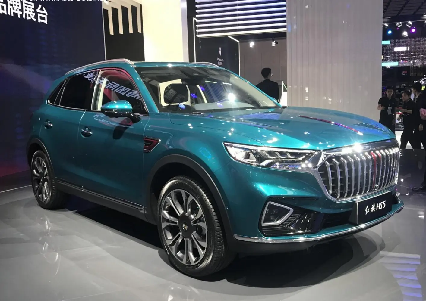 Hongqi HS5-12
