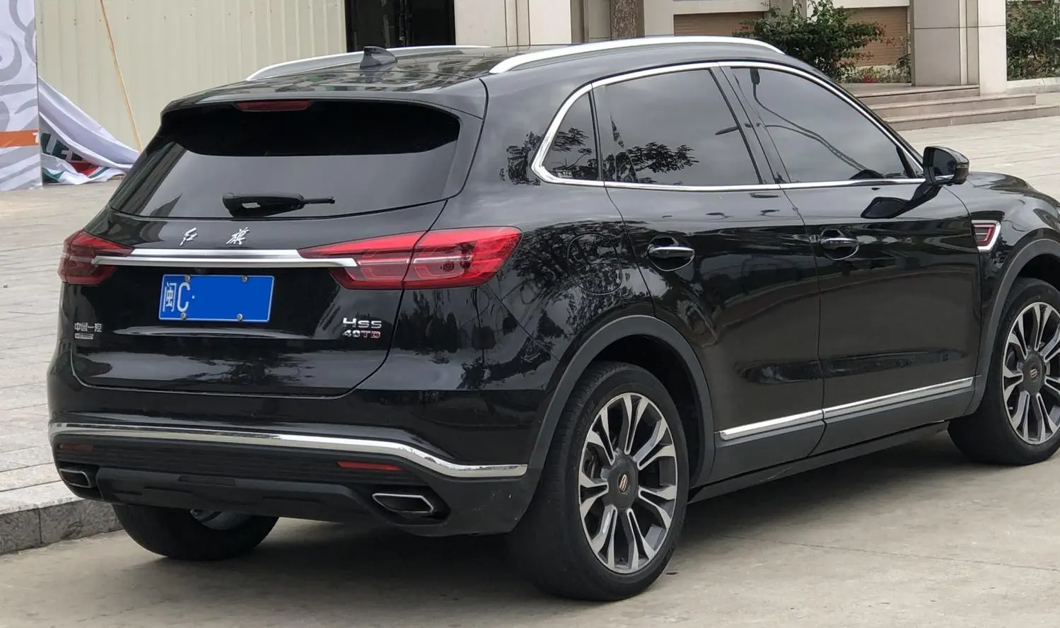 Hongqi HS5-9