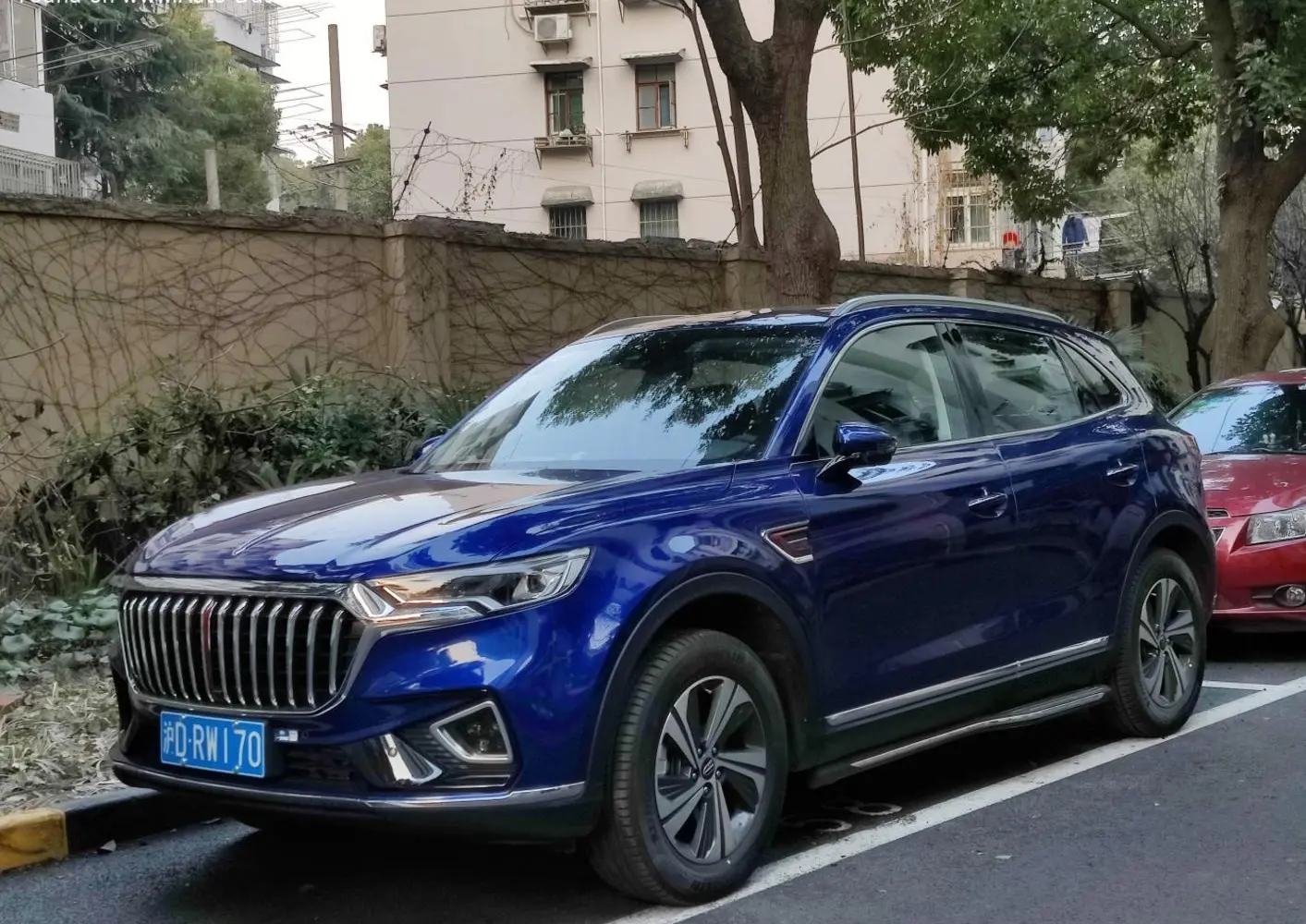 Hongqi HS5-6