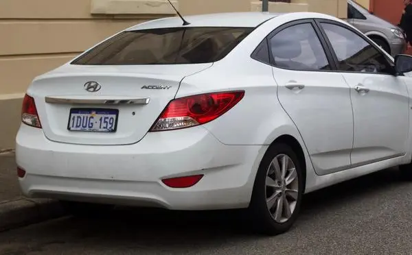 Hyundai Accent IV-1