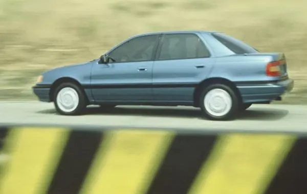 Hyundai Elantra I-1