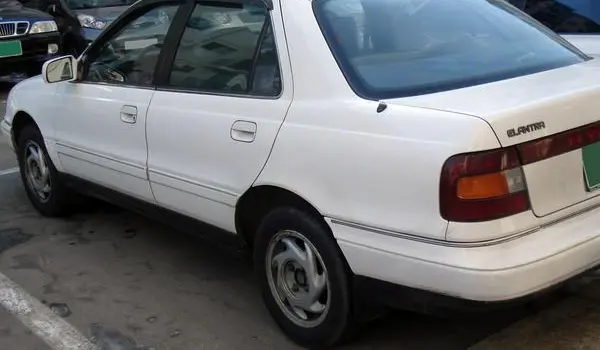 Hyundai Elantra I-5
