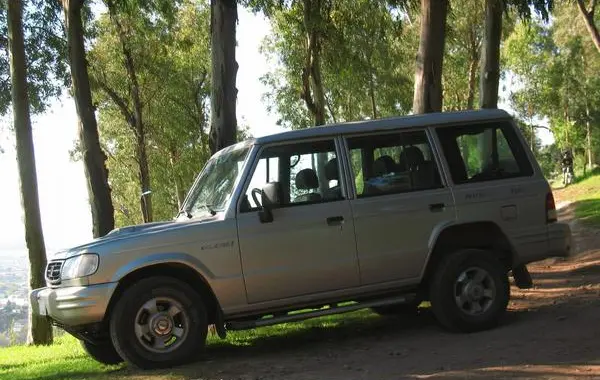 Hyundai Galloper II-1