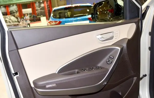 Hyundai Grand Santa Fe (NC)-8