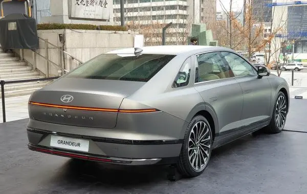 Hyundai Grandeur/Azera VII (GN7)-1